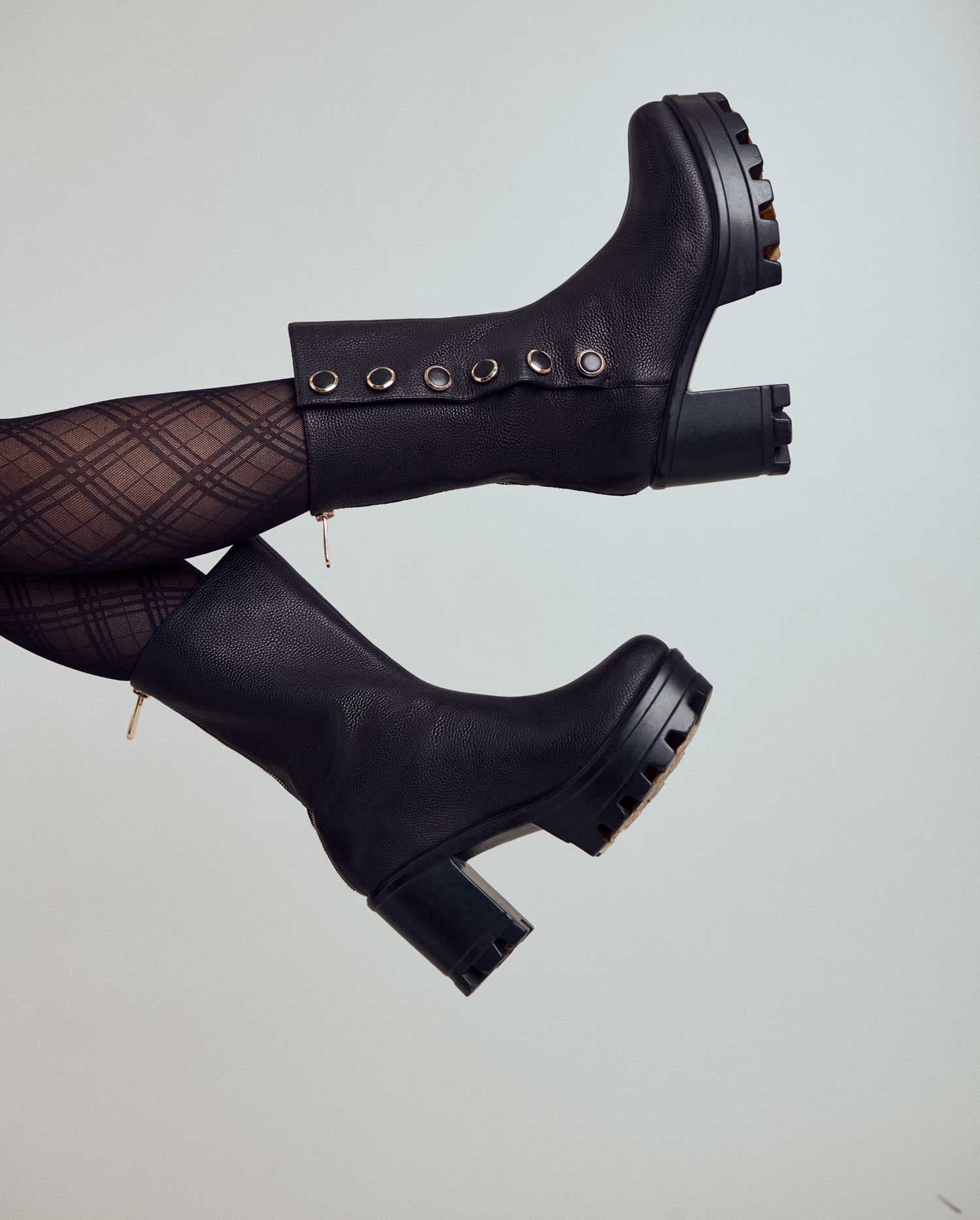 Amber Boot