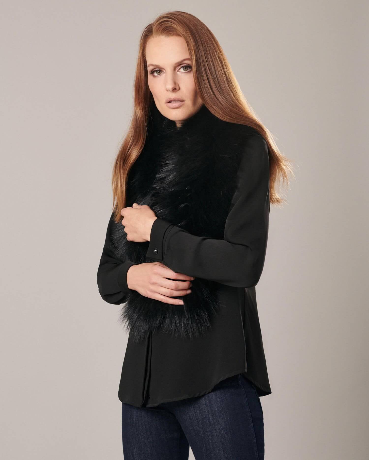 Anne Fontaine  Collar Image #1