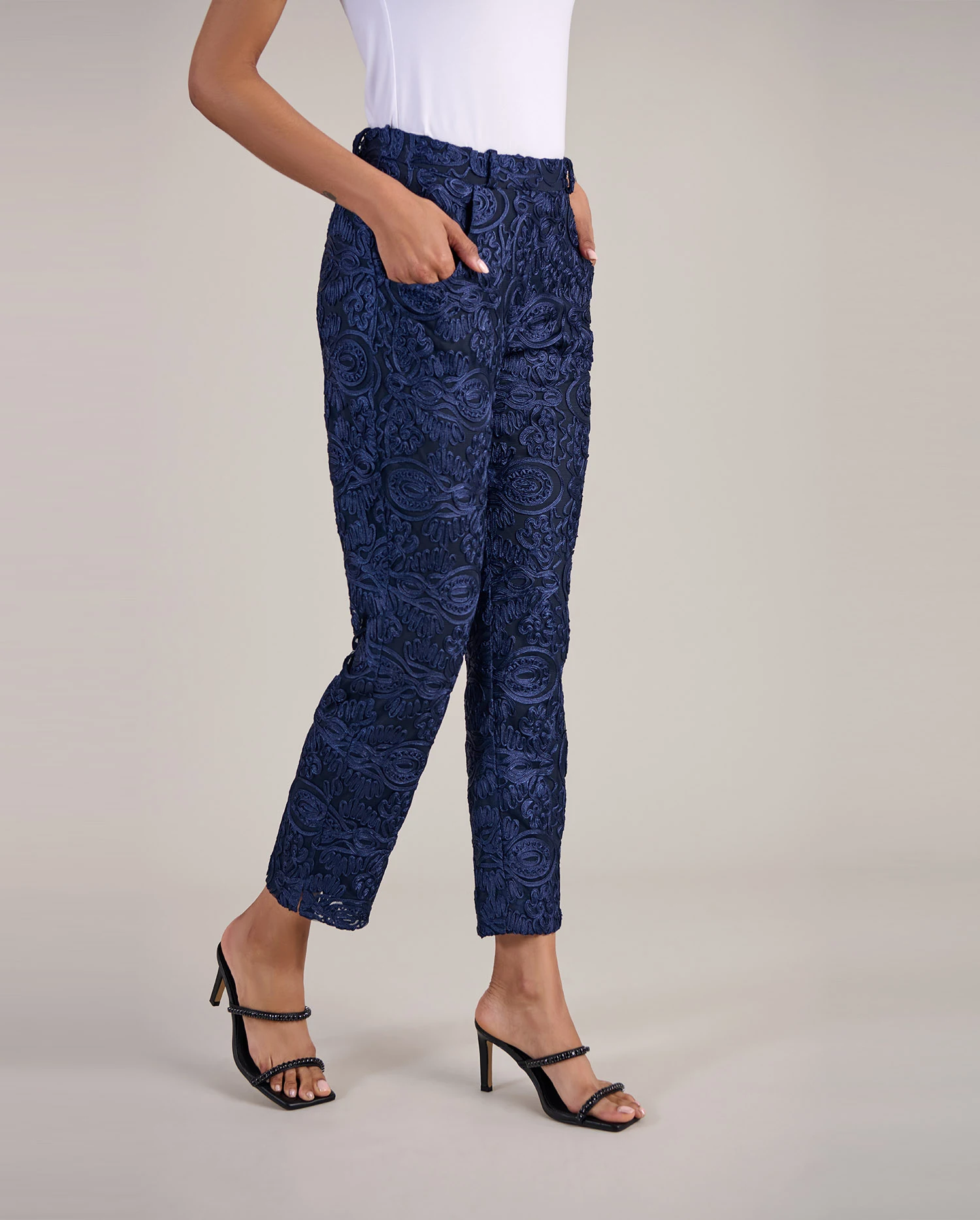 Dania Pant