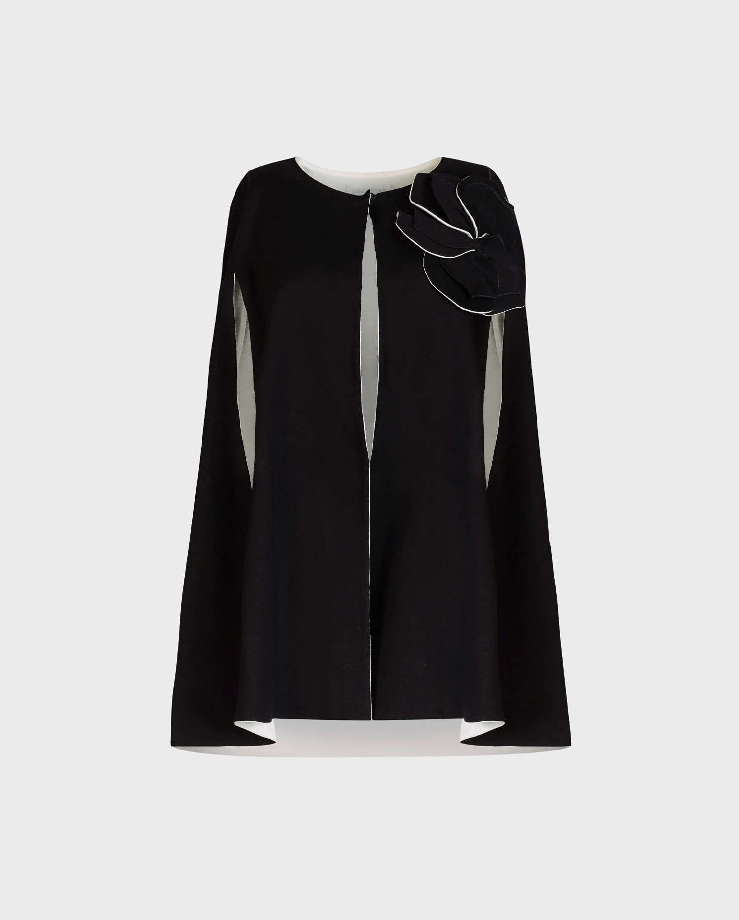 Manolo Cape