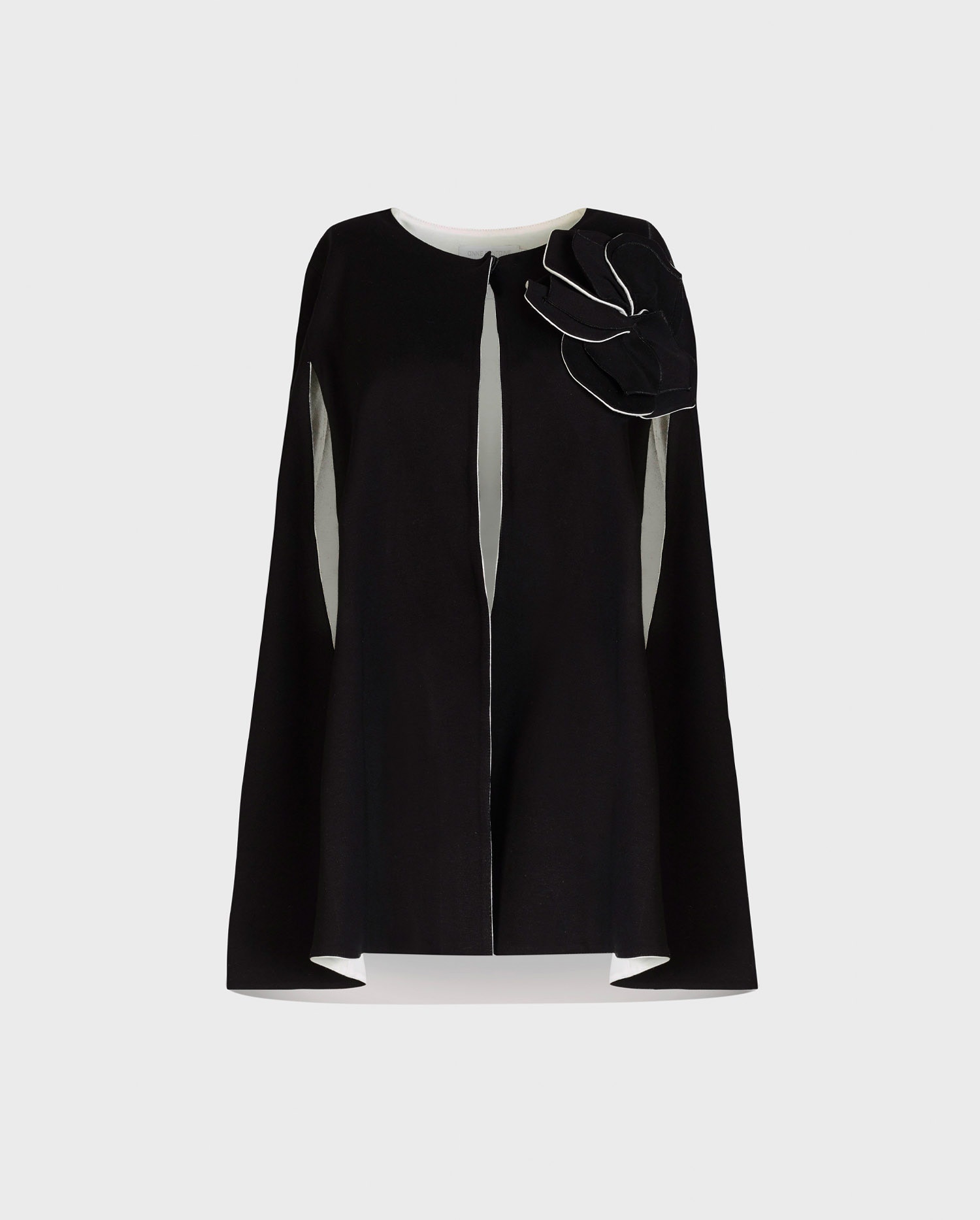 Manolo Cape
