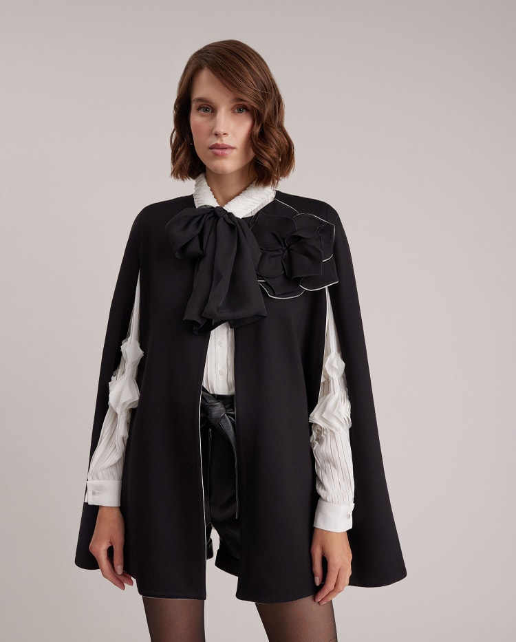 Manolo Cape