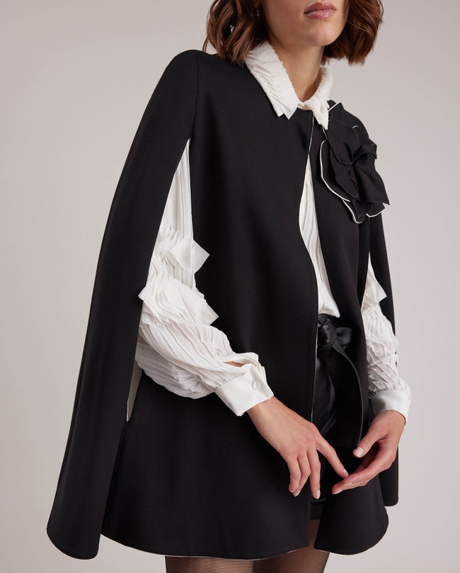 Manolo Cape
