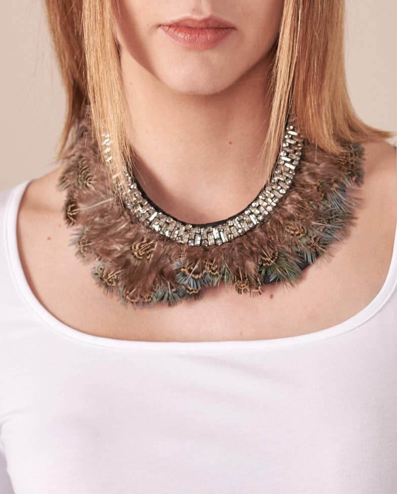 Anne Fontaine Collar Image #1
