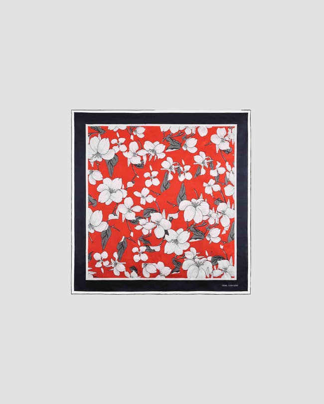 Tahar Scarf