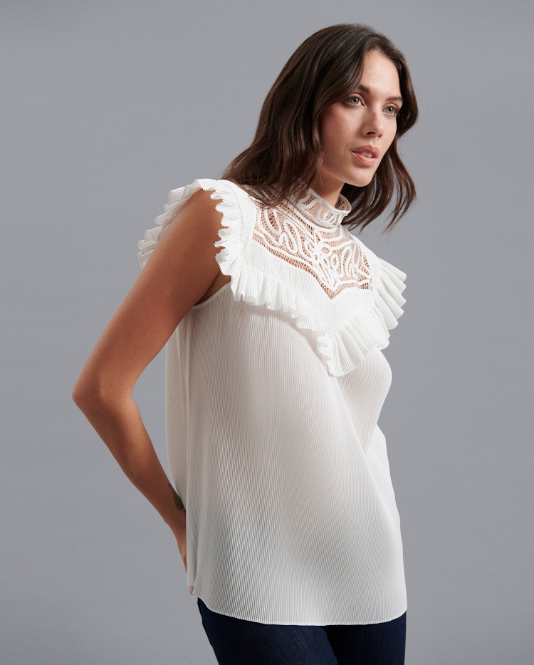 Velucia Blouse