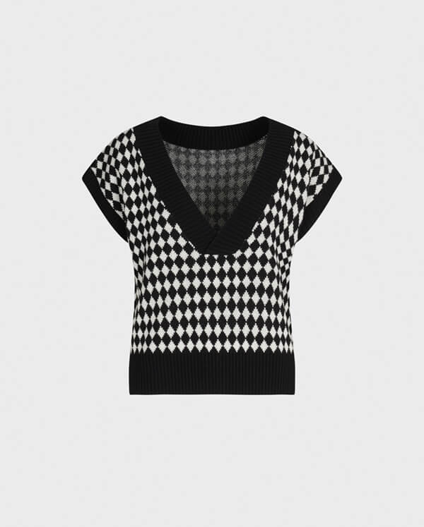 The luxe SOPHIE knit sweater is a chic easy style to take you through season