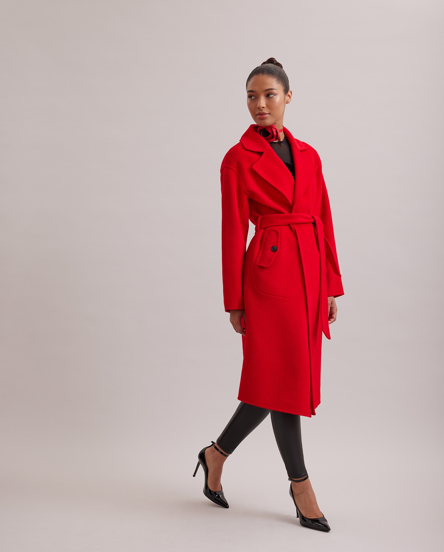 Discover The CODEX Trench coat with large notched collar and tie waist belt from ANNE FONTAINE