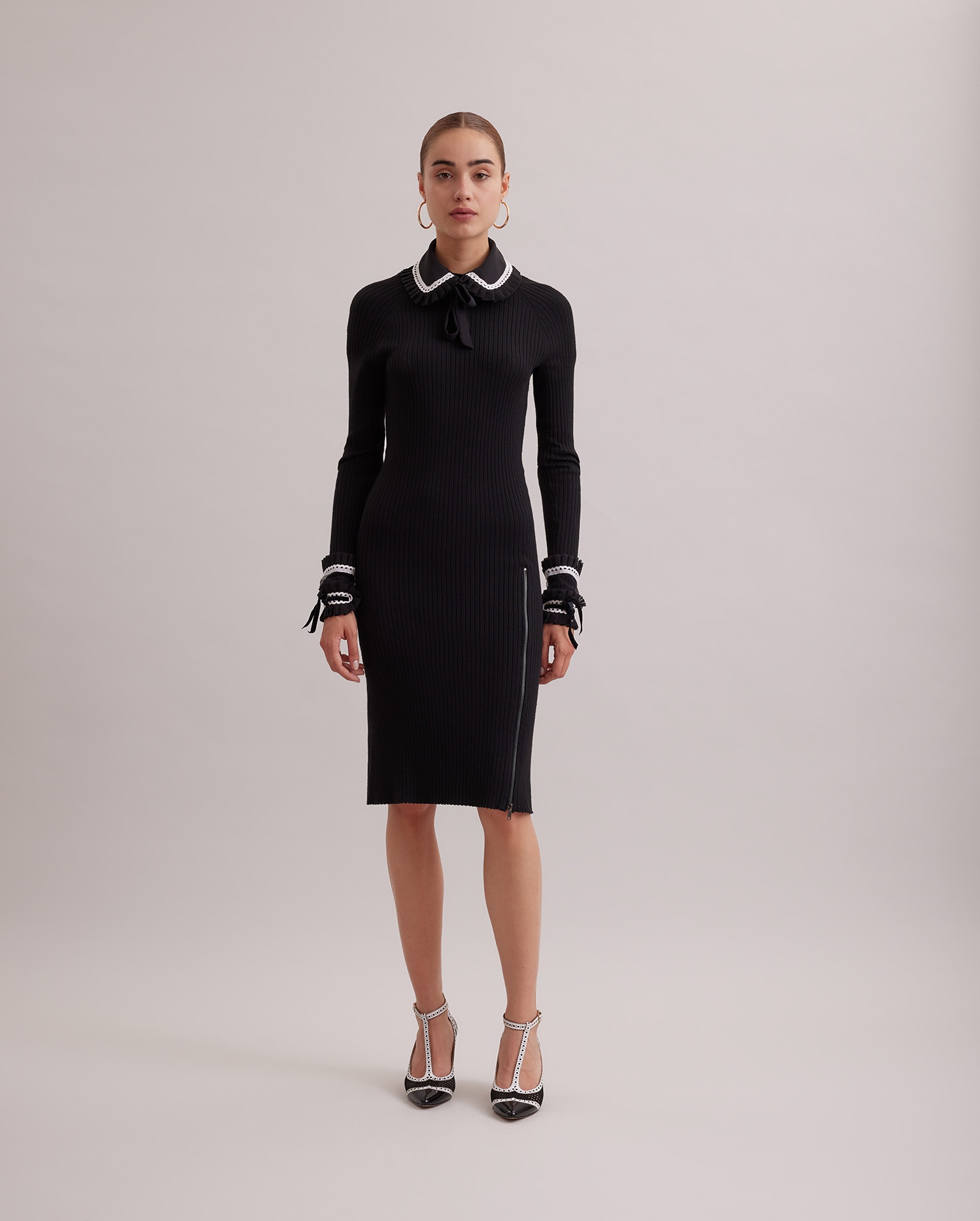 Discover The COLETTE Black and white collar and cuff set with lace trim detail from ANNE FONTAINE