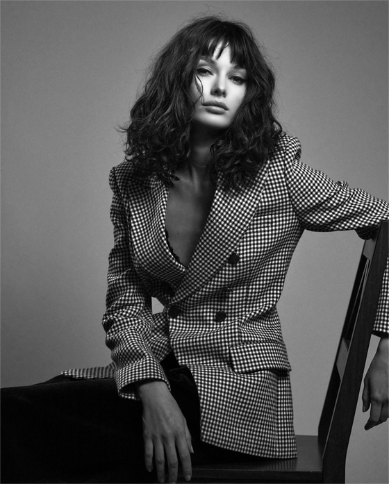 Discover the CHESS Black and white houndstooth double-breasted blazer with a notched lapel from ANNE FONTAINE