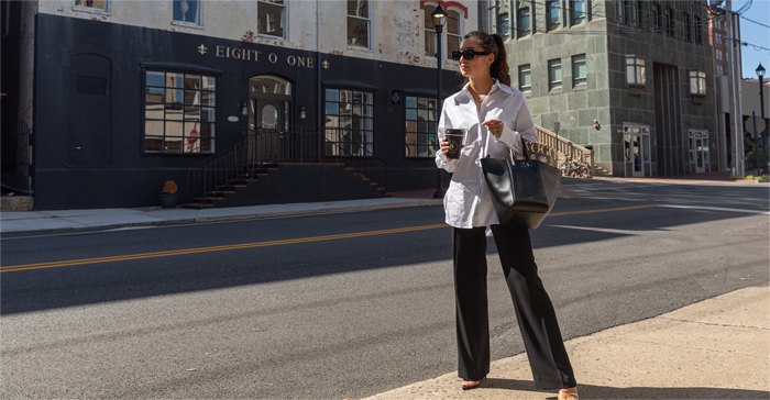 Discover the YALE Long sleeve white tunic shirt with black pinstripes and removable necktie from ANNE FONTAINE