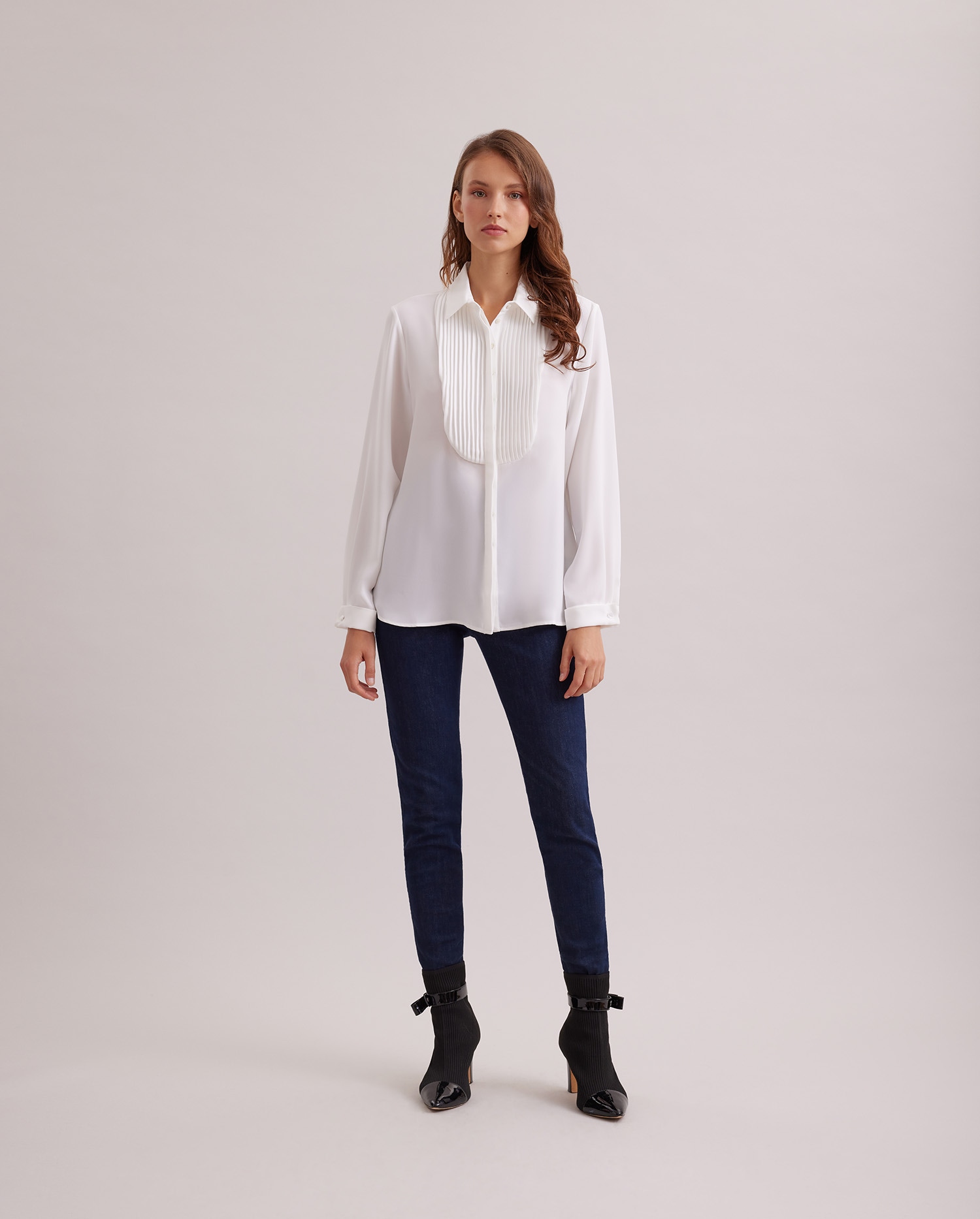 Discover The SAPHIRA long sleeve white collared pleated shirt from ANNE FONTAINE