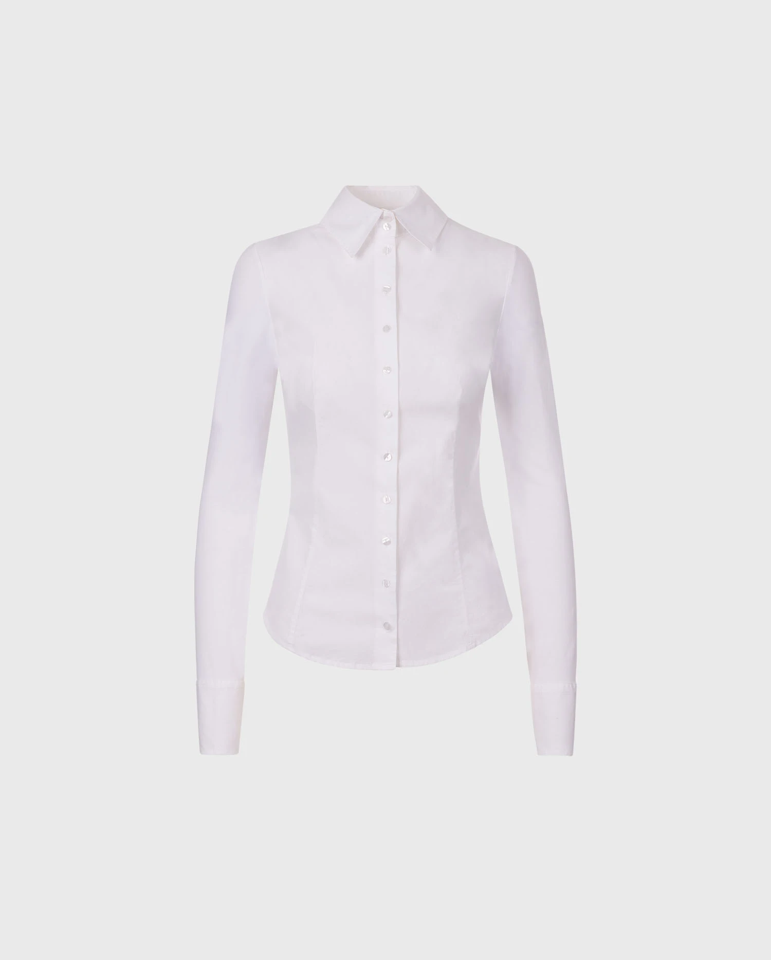 Discover the ARMANTINE fitted and tailored white shirt from ANNE FONTAINE