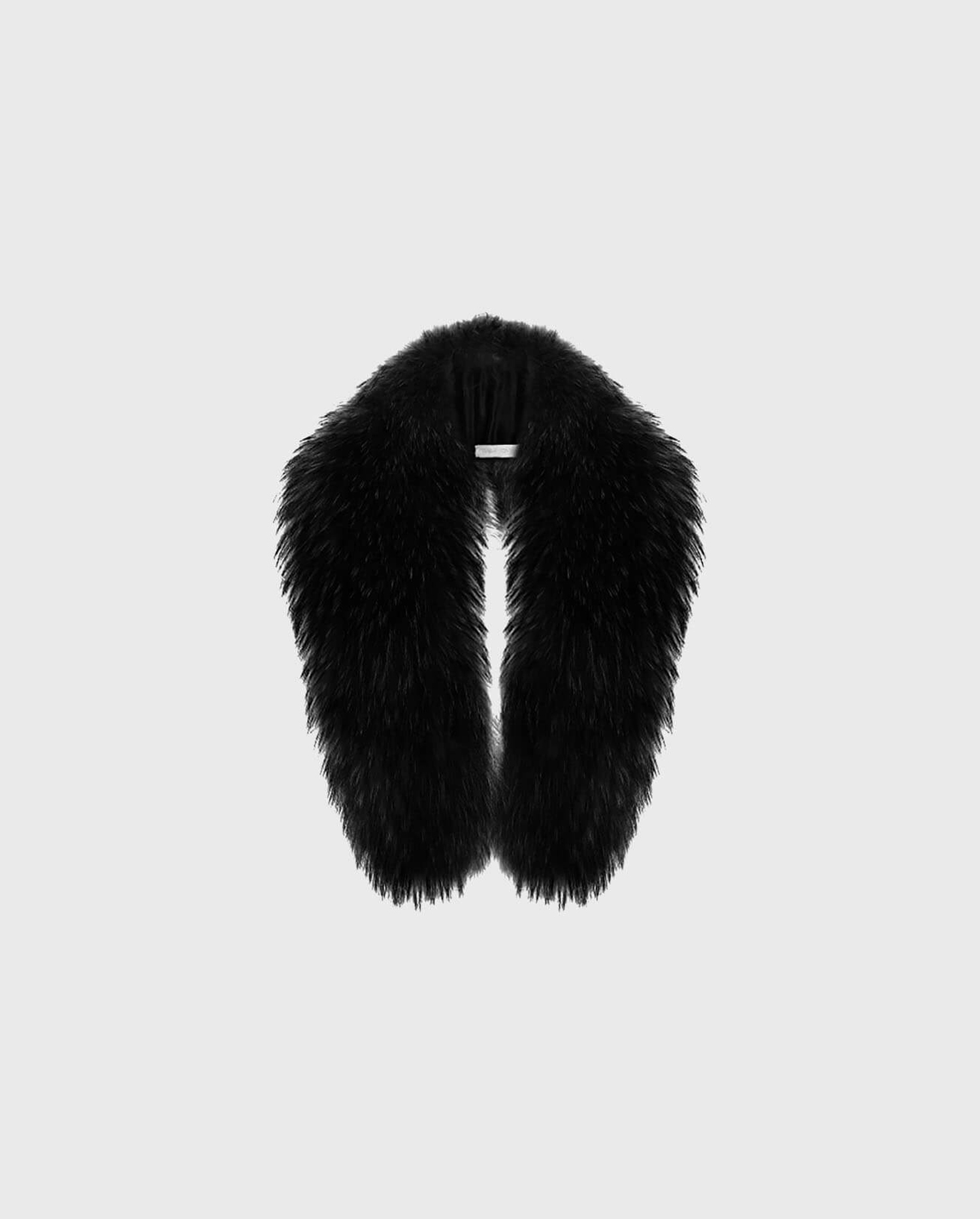 Discover the BLAIR Black fur collar from ANNE FONTAINE