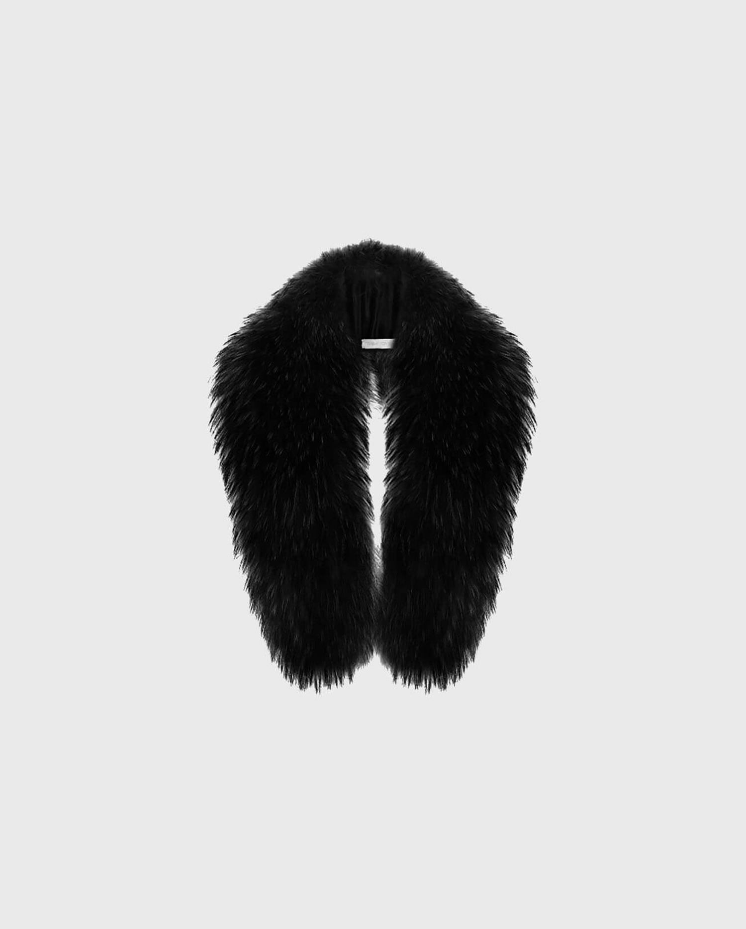 Discover the BLAIR Black fur collar from ANNE FONTAINE