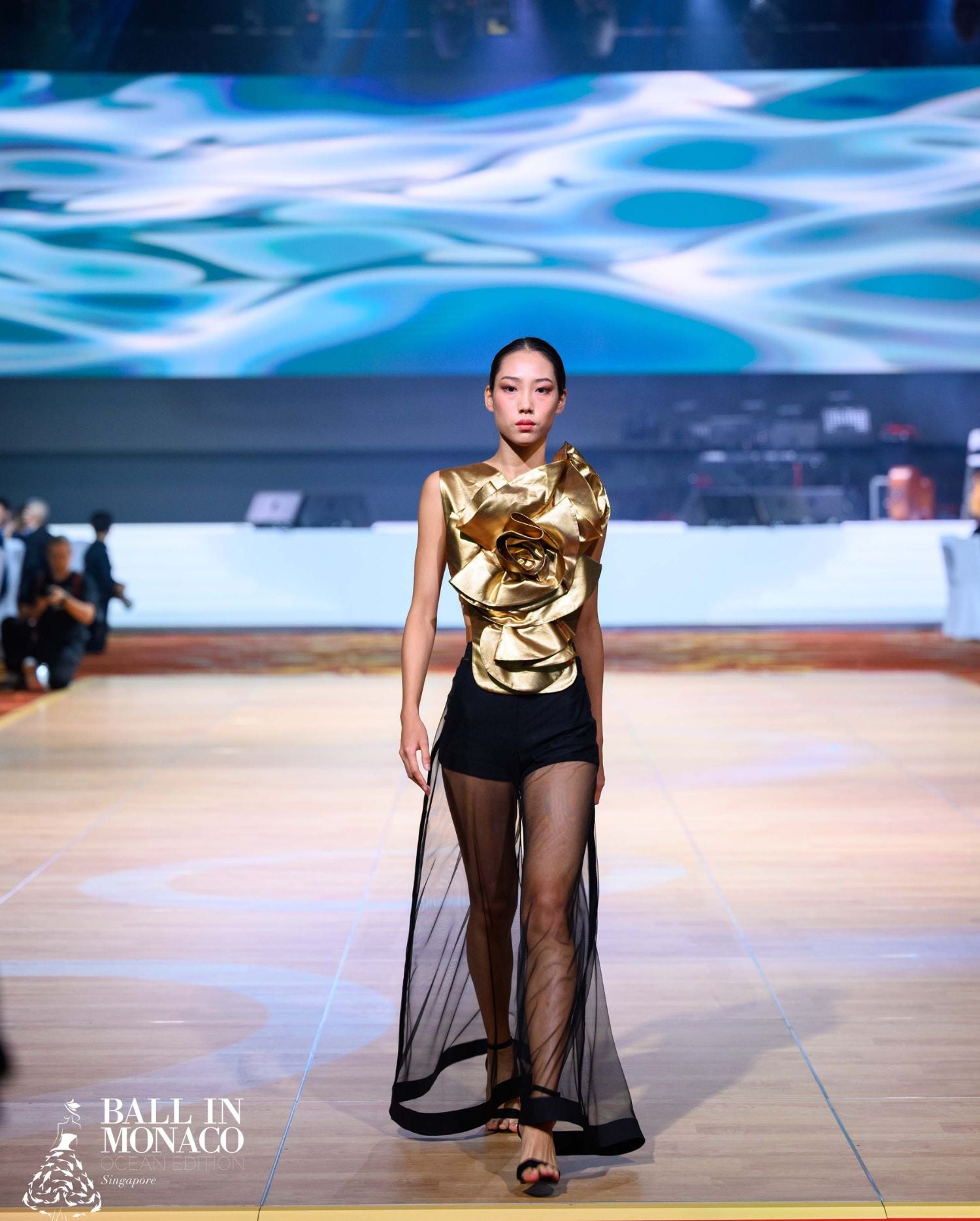 Discover the SAXO Gold metallic ruched shirtfront from ANNE FONTAINE