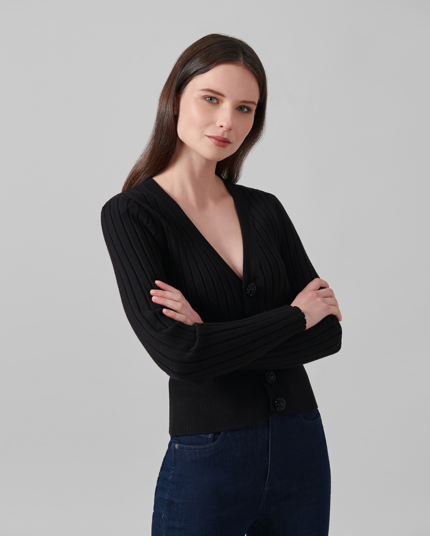 Discover The SOLFEGE Long sleeve black v-neck cardigan from ANNE FONTAINE