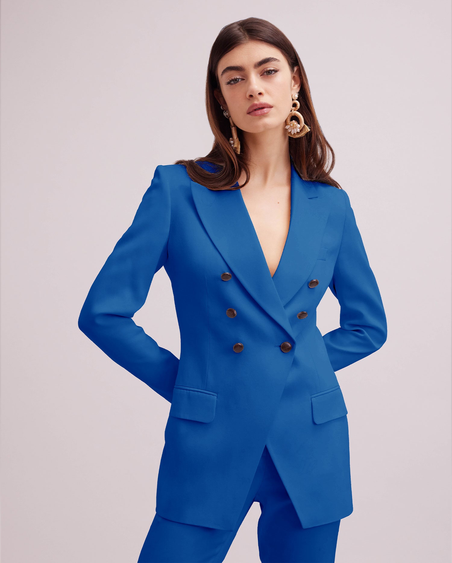 Discover The LONORA blue fitted double-breasted blazer type suit jacket from ANNE FONTAINE