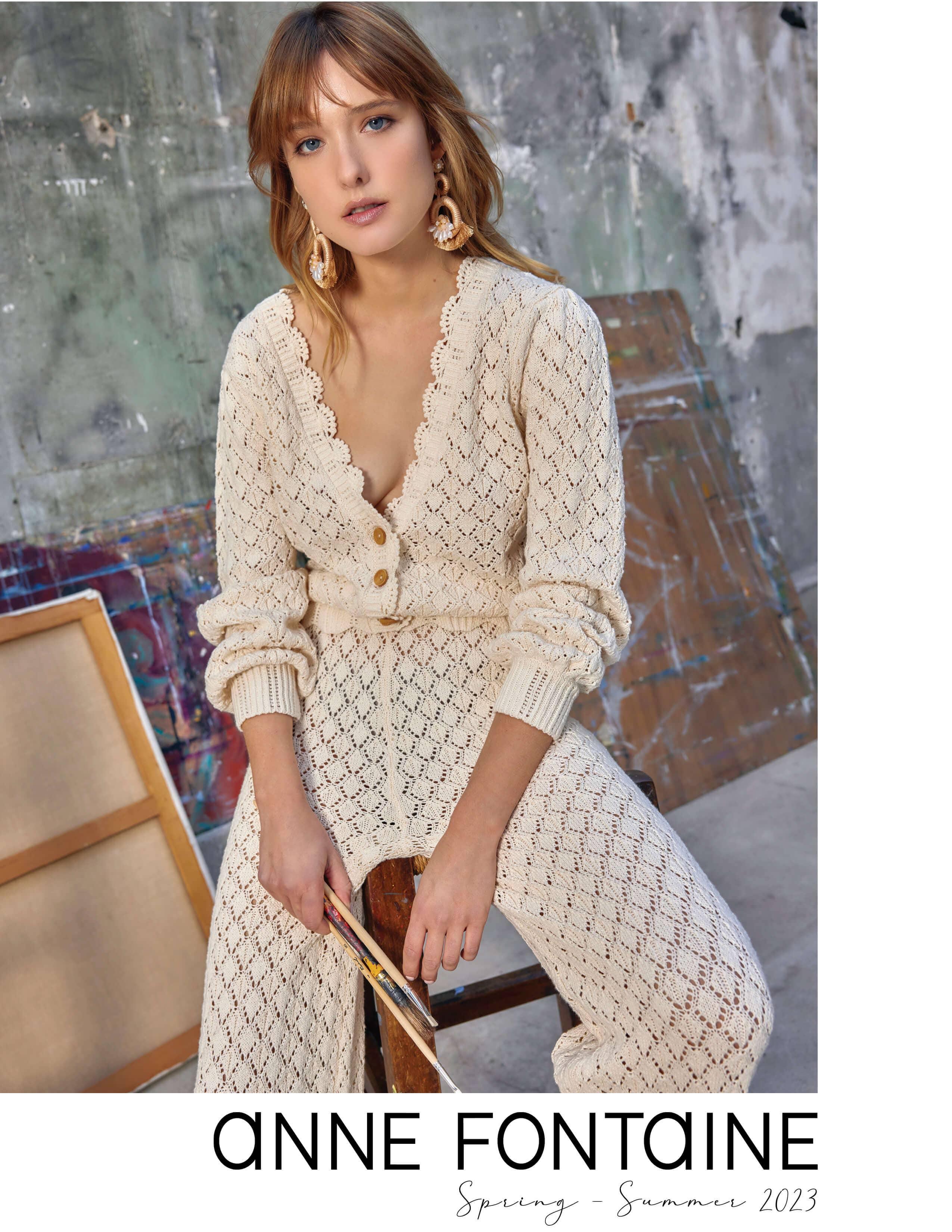 The new Anne Fontaine Spring-Summer 2023 collection is a celebration of artistry and craftsmanship. Strength and beauty, are rendered through opulent prints, colors, and styles that transport you toward a vision of the future light.