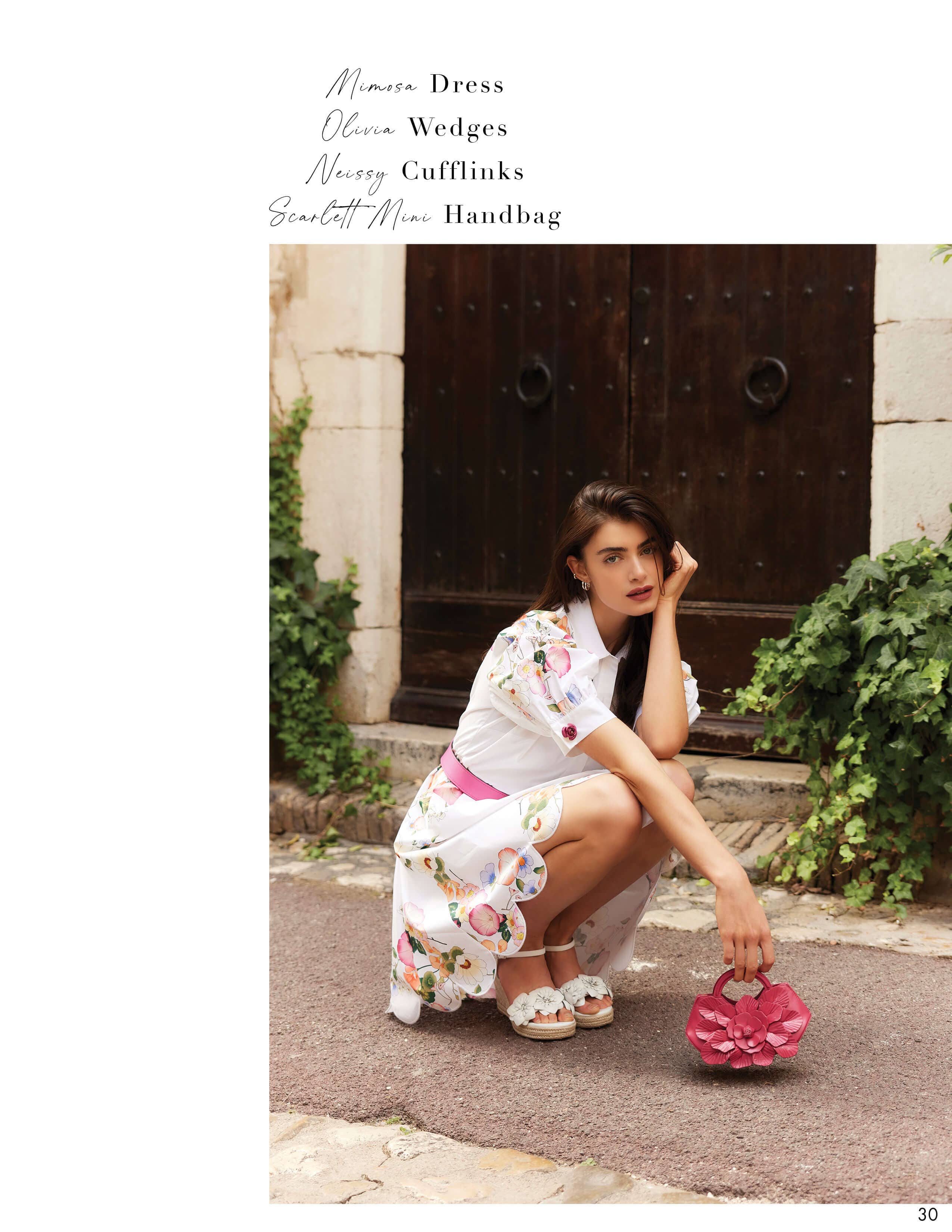The new Anne Fontaine Spring-Summer 2023 collection is a celebration of artistry and craftsmanship. Strength and beauty, are rendered through opulent prints, colors, and styles that transport you toward a vision of the future light.