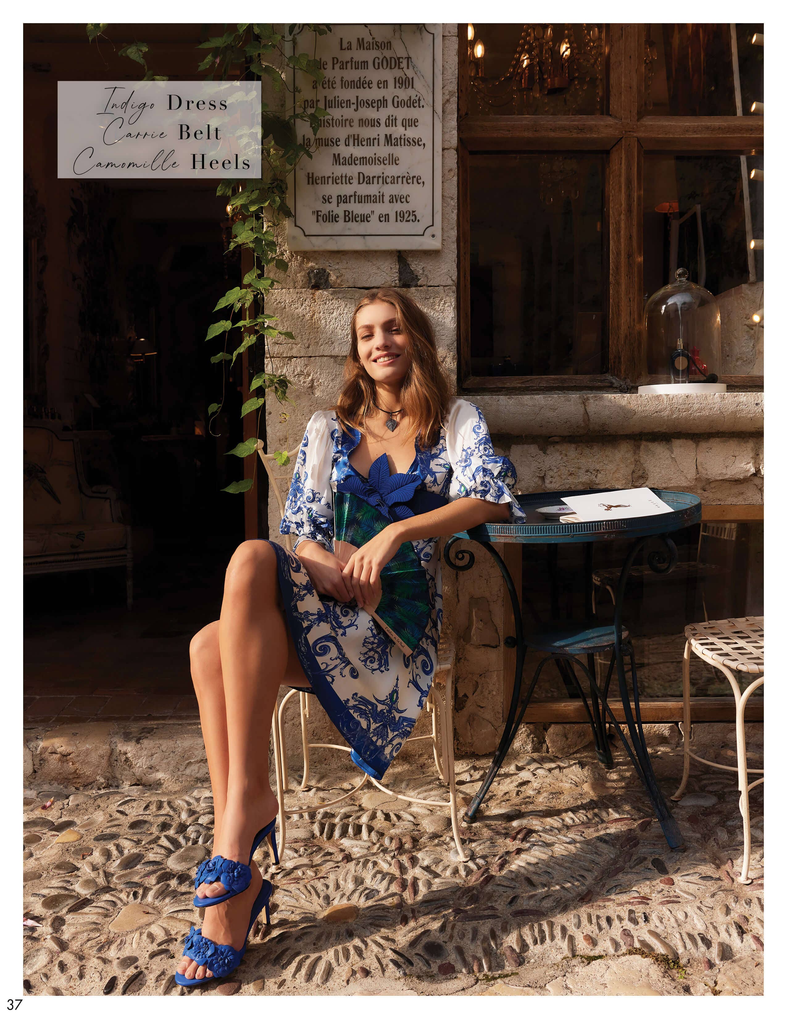 The new Anne Fontaine Spring-Summer 2023 collection is a celebration of artistry and craftsmanship. Strength and beauty, are rendered through opulent prints, colors, and styles that transport you toward a vision of the future light.