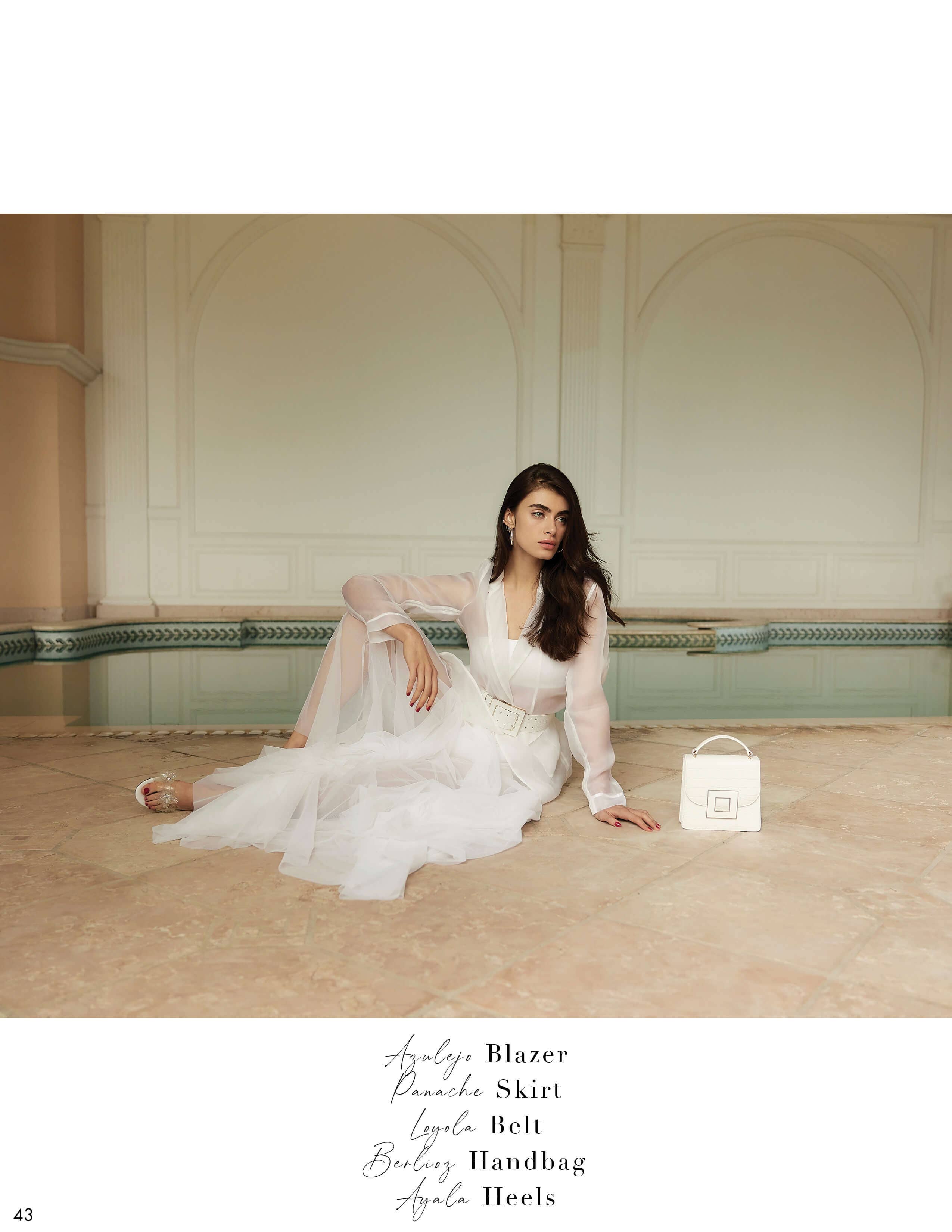 The new Anne Fontaine Spring-Summer 2023 collection is a celebration of artistry and craftsmanship. Strength and beauty, are rendered through opulent prints, colors, and styles that transport you toward a vision of the future light.