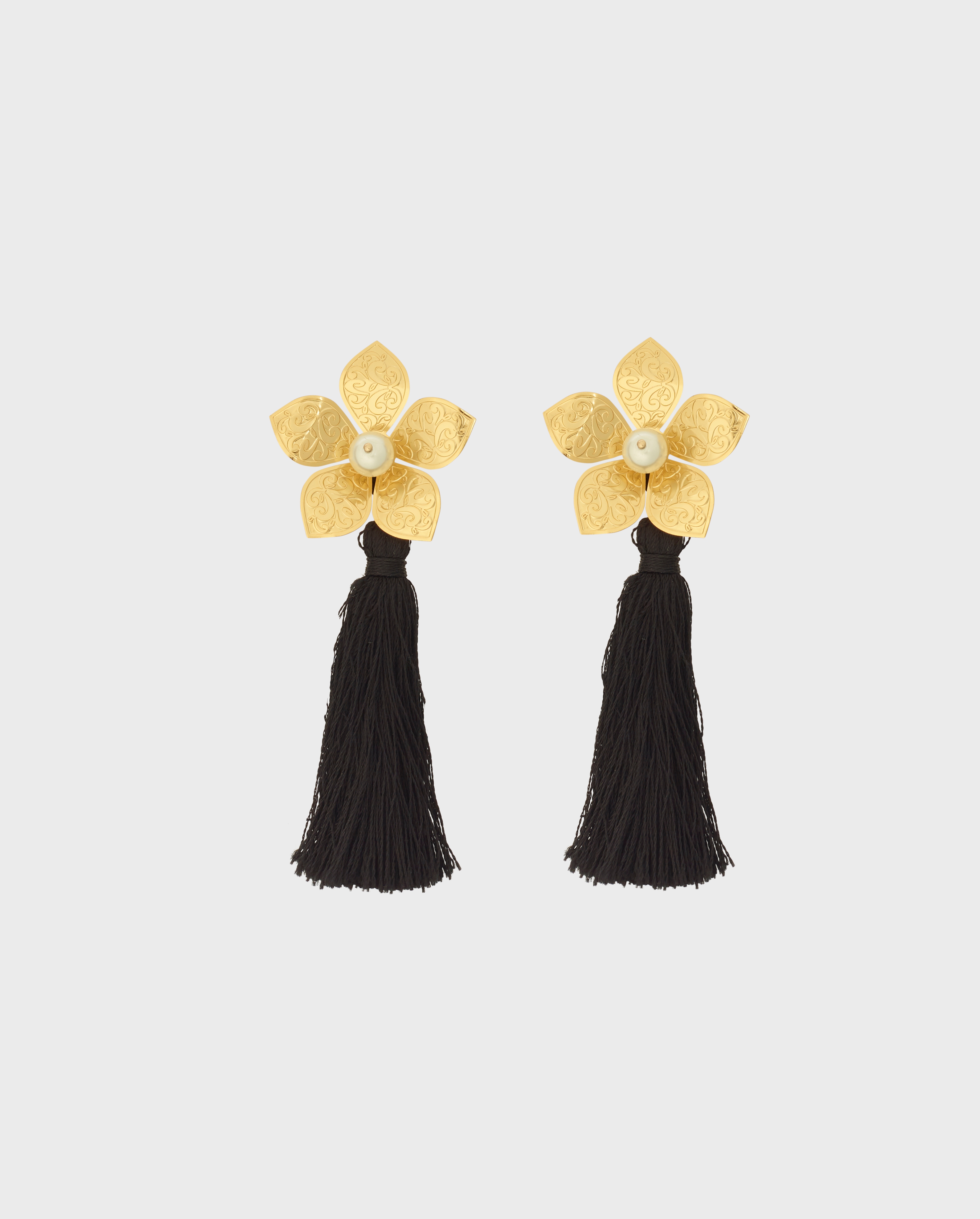 Discover the WIVINE clip on gold floral earring from ANNE FONTAINE