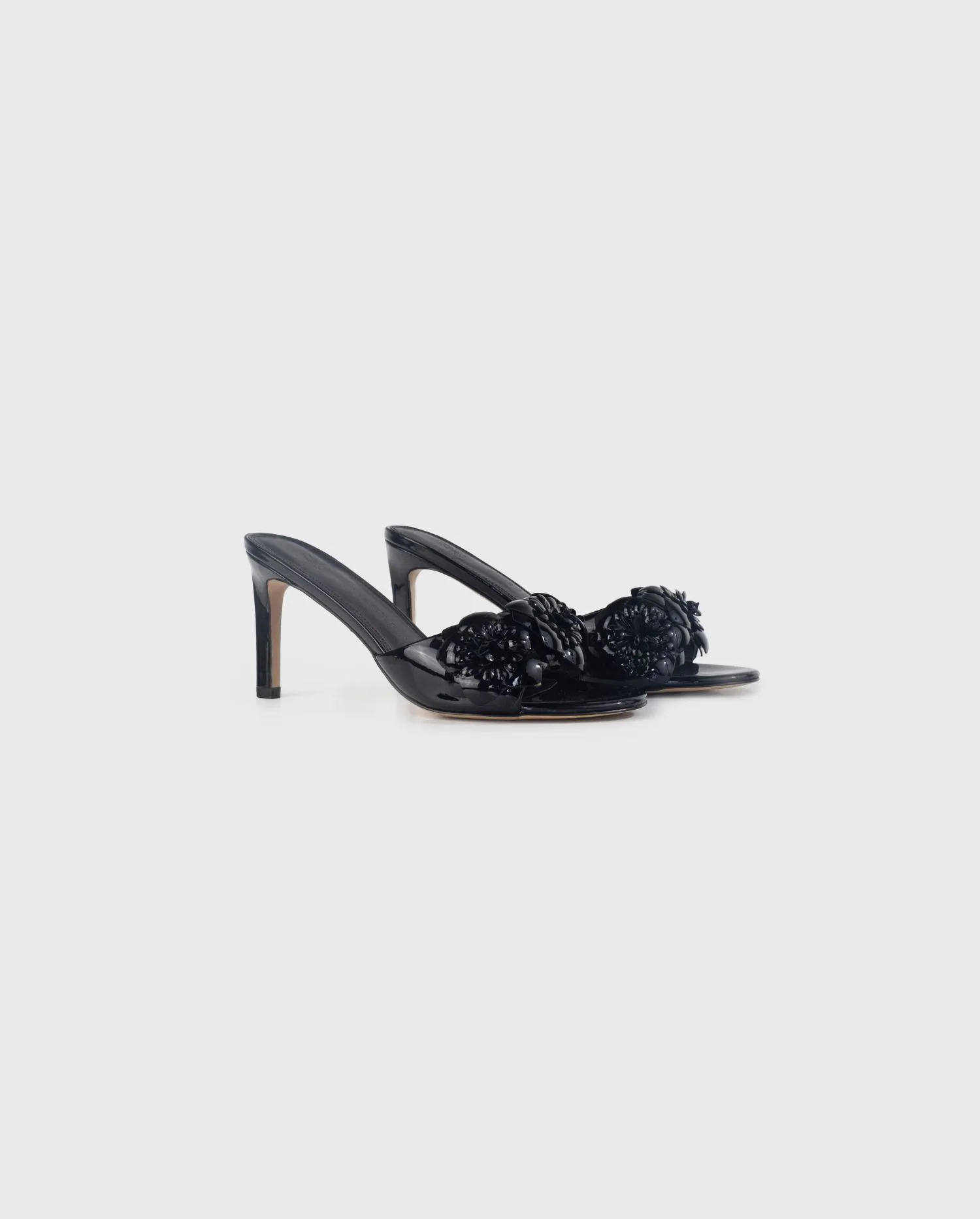 Discover the CAMILLA Black Patent Leather Slip on Heel With Flowers from ANNE FONTAINE