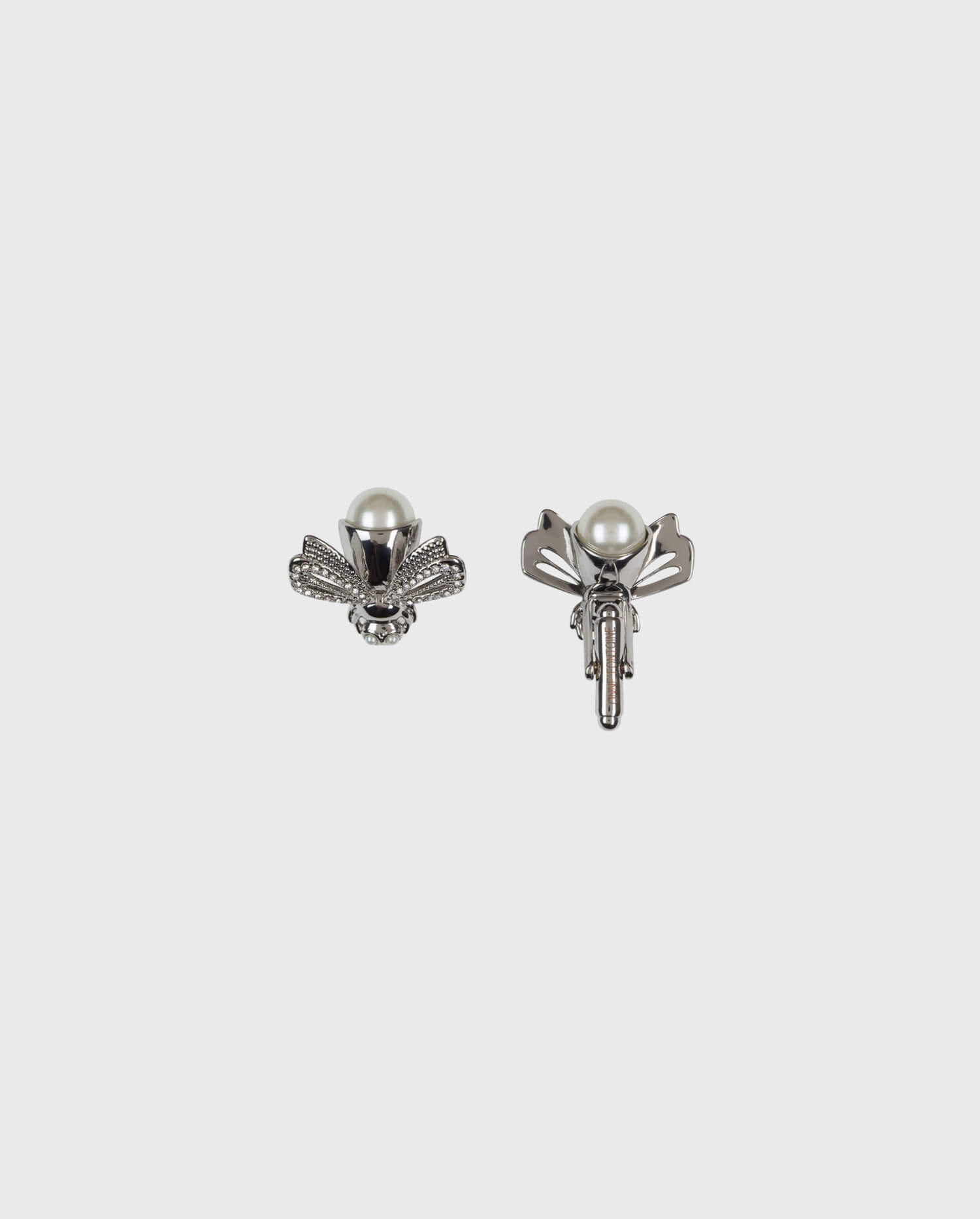 Discover the ILYANO Bee-Shaped Pearl & Rhinestone Cufflinks from designer ANNE FONTAINE