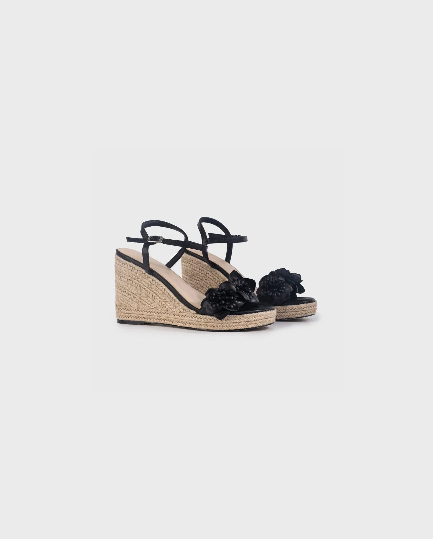 Discover the OLIVIA black Espadrille Wedge With Flower Details from ANNE FONTAINE