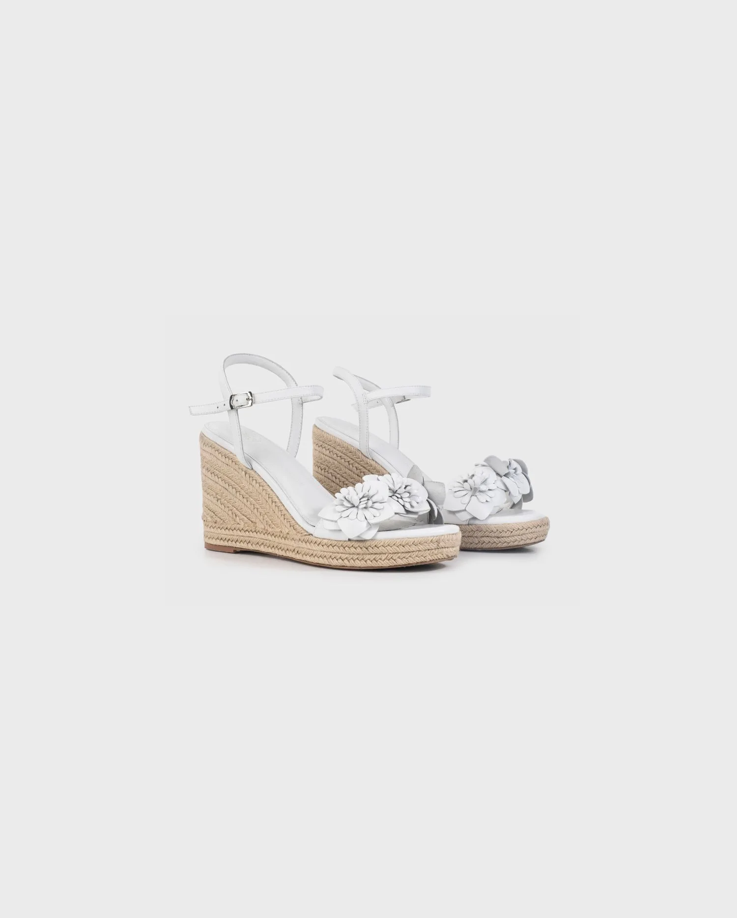 Discover the OLIVIA White Espadrille Wedge With Flower Details from designer ANNE FONTAINE