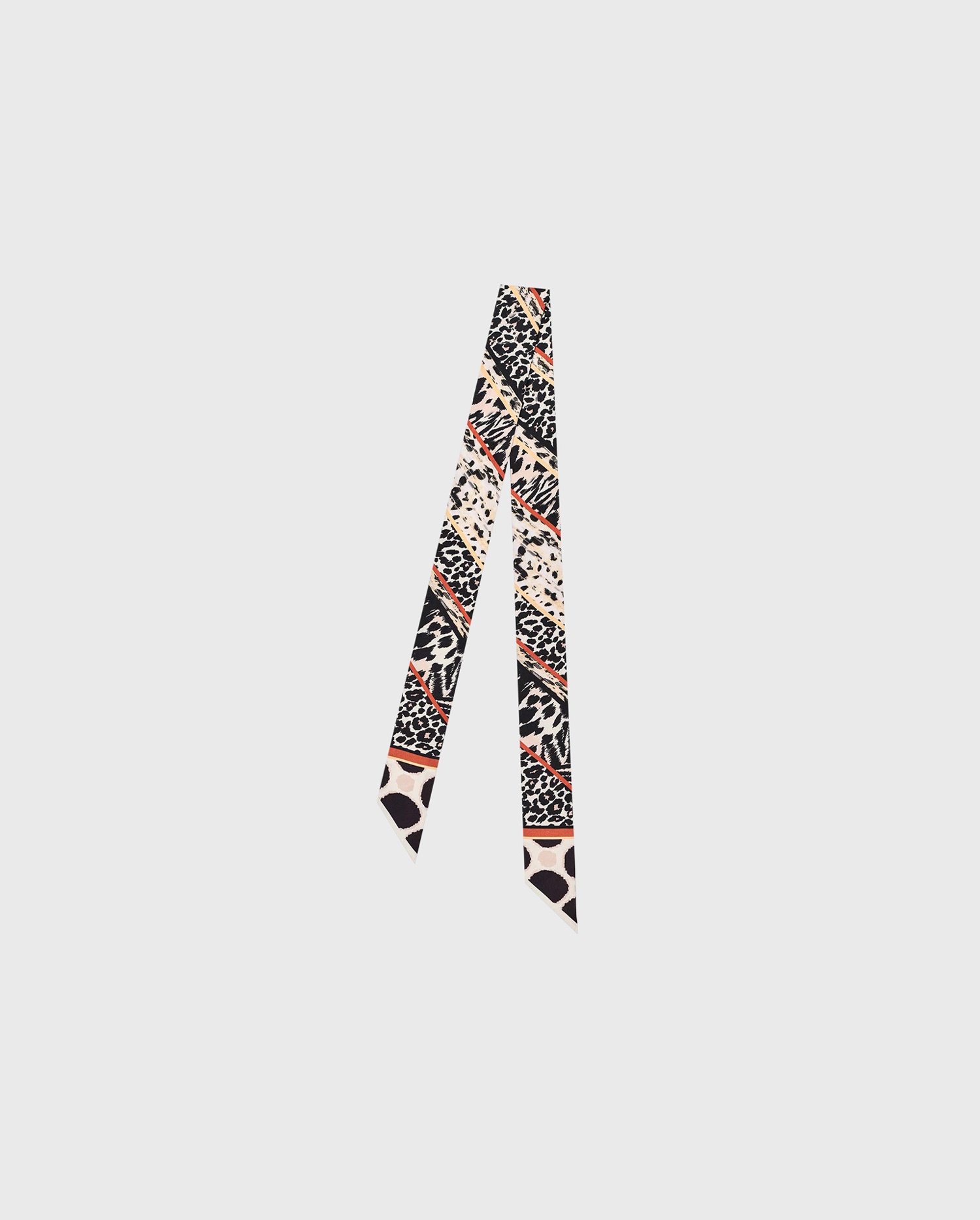 Discover the TATUM animal printed scarf from ANNE FONTAINE