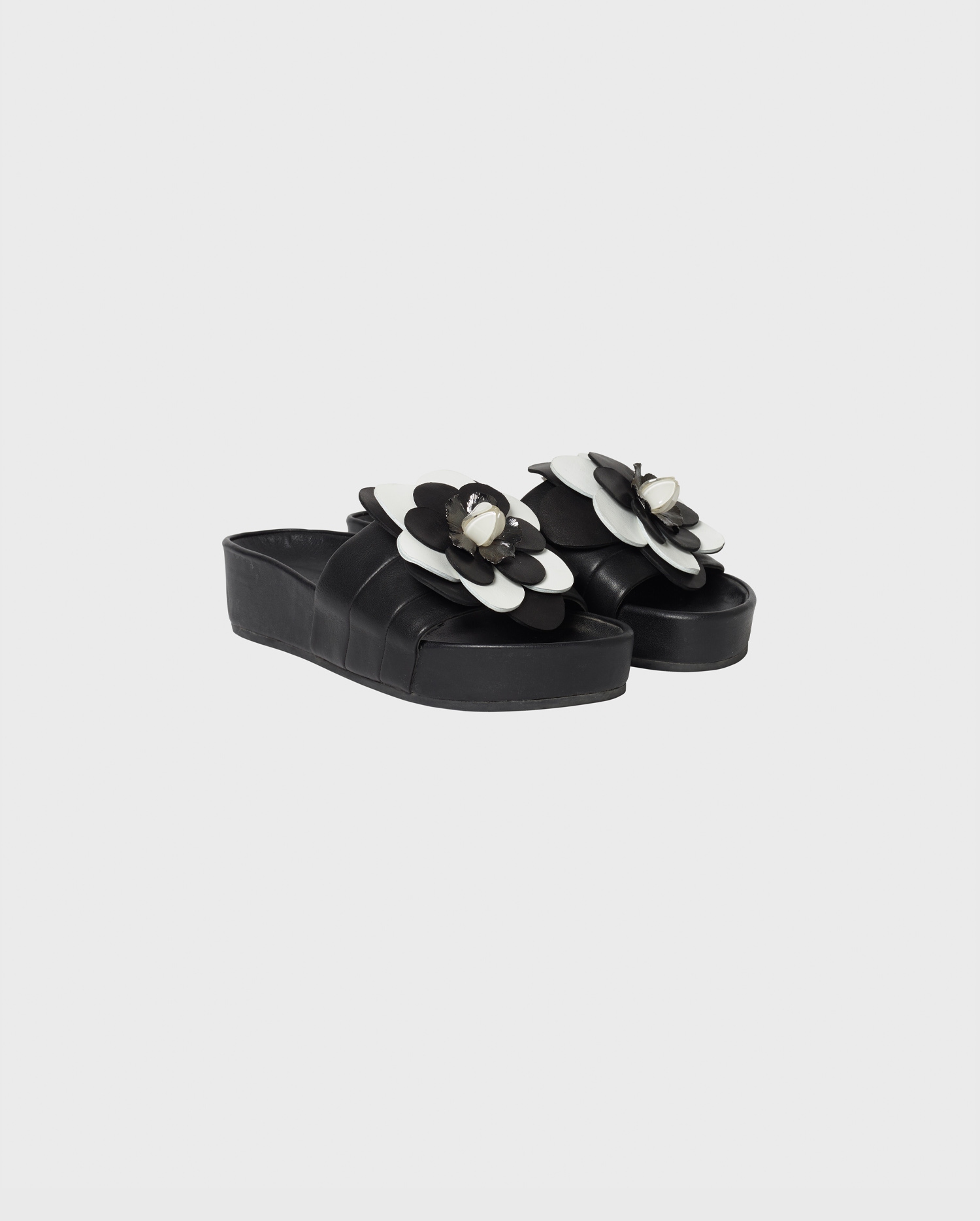 Discover the WEENA Leather Wedge Sandals in Black and White from ANNE FONTAINE