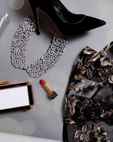 Explore designer Anne Fontaine's selection of ready to wear silhouettes for easy holiday dressing that makes a statement.