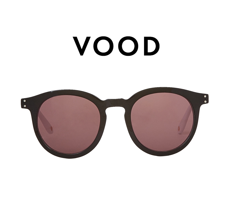 Discover the VOOD Wood-style signature monochrome sunglasses with AF logo from ANNE FONTAINE