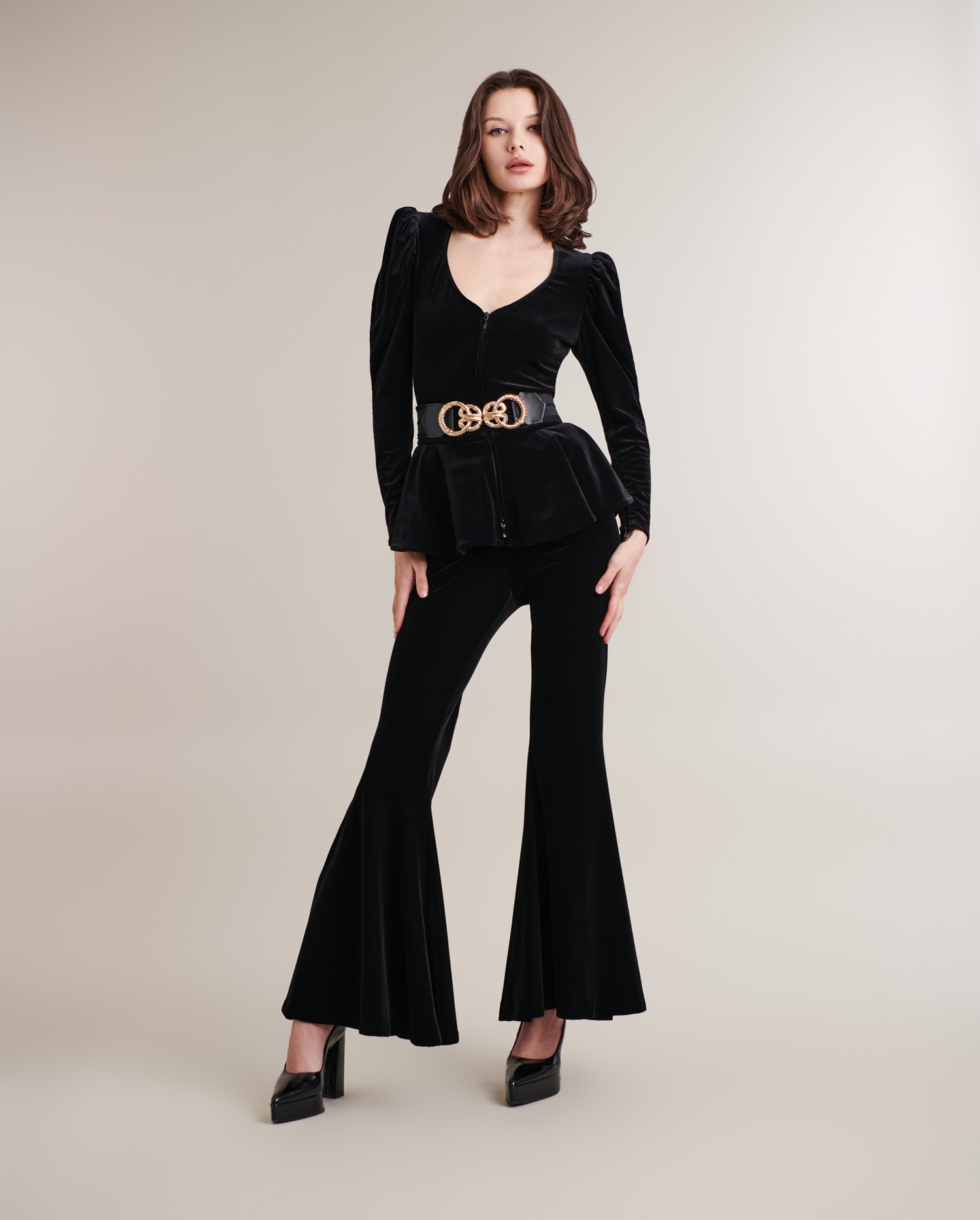 Discover the Aster Black Elasticized Belt With Gold Metal Knotted Rope Closure from designer ANNE FONTAINE