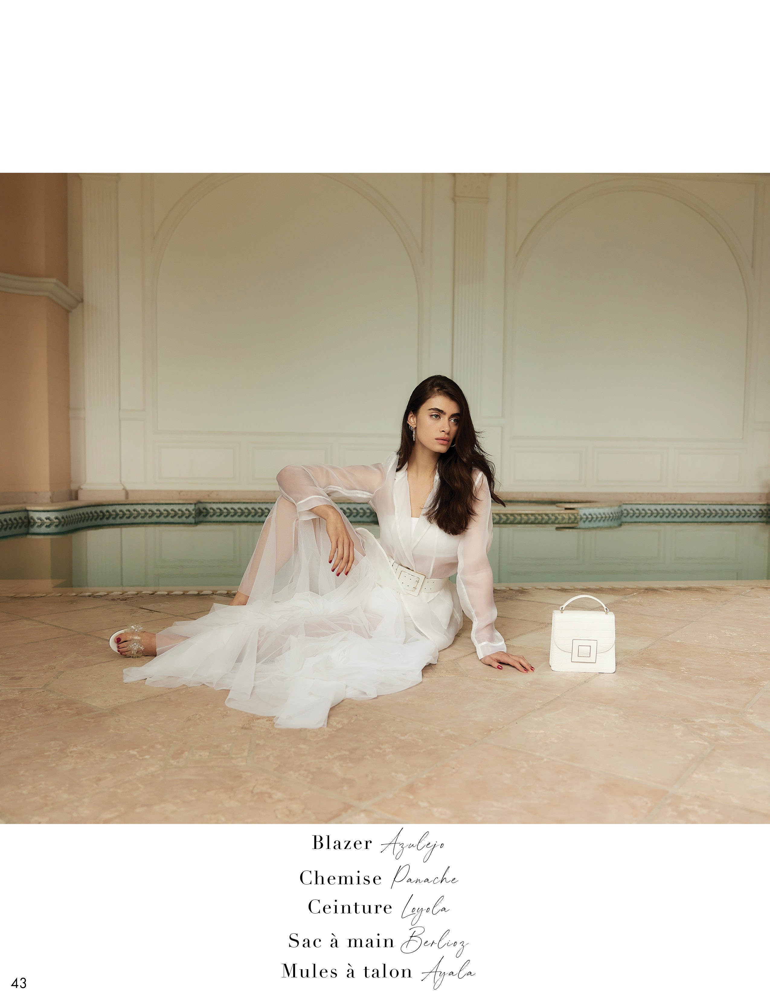 The new Anne Fontaine Spring-Summer 2023 collection is a celebration of artistry and craftsmanship. Strength and beauty, are rendered through opulent prints, colors, and styles that transport you toward a vision of the future light.