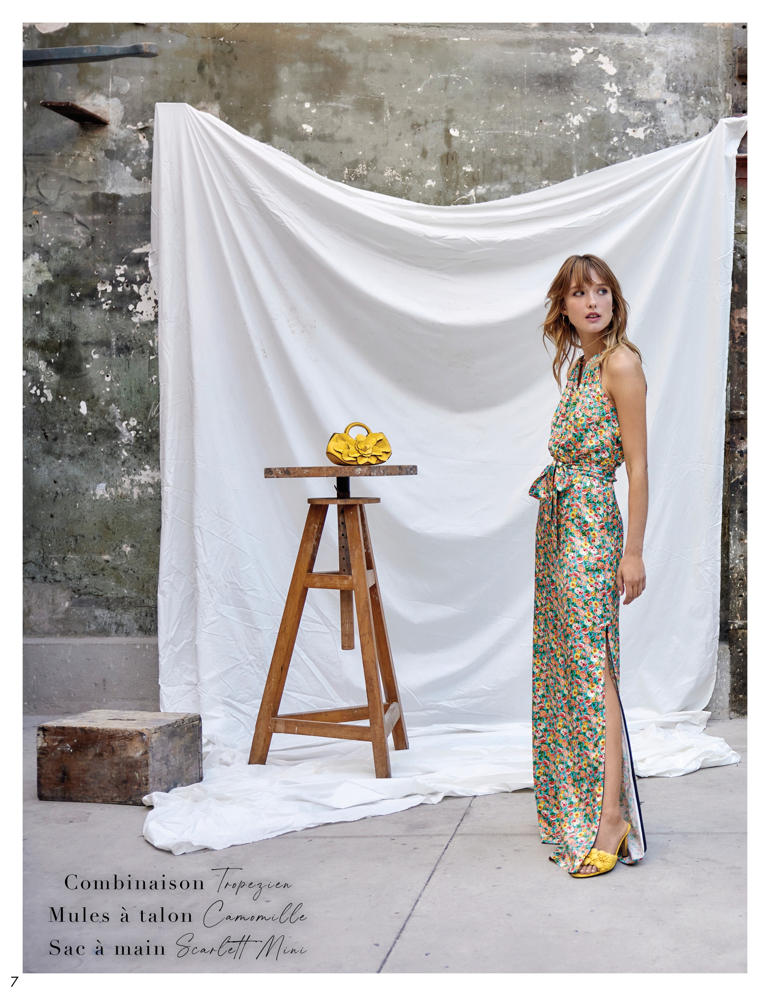 The new Anne Fontaine Spring-Summer 2023 collection is a celebration of artistry and craftsmanship. Strength and beauty, are rendered through opulent prints, colors, and styles that transport you toward a vision of the future light.