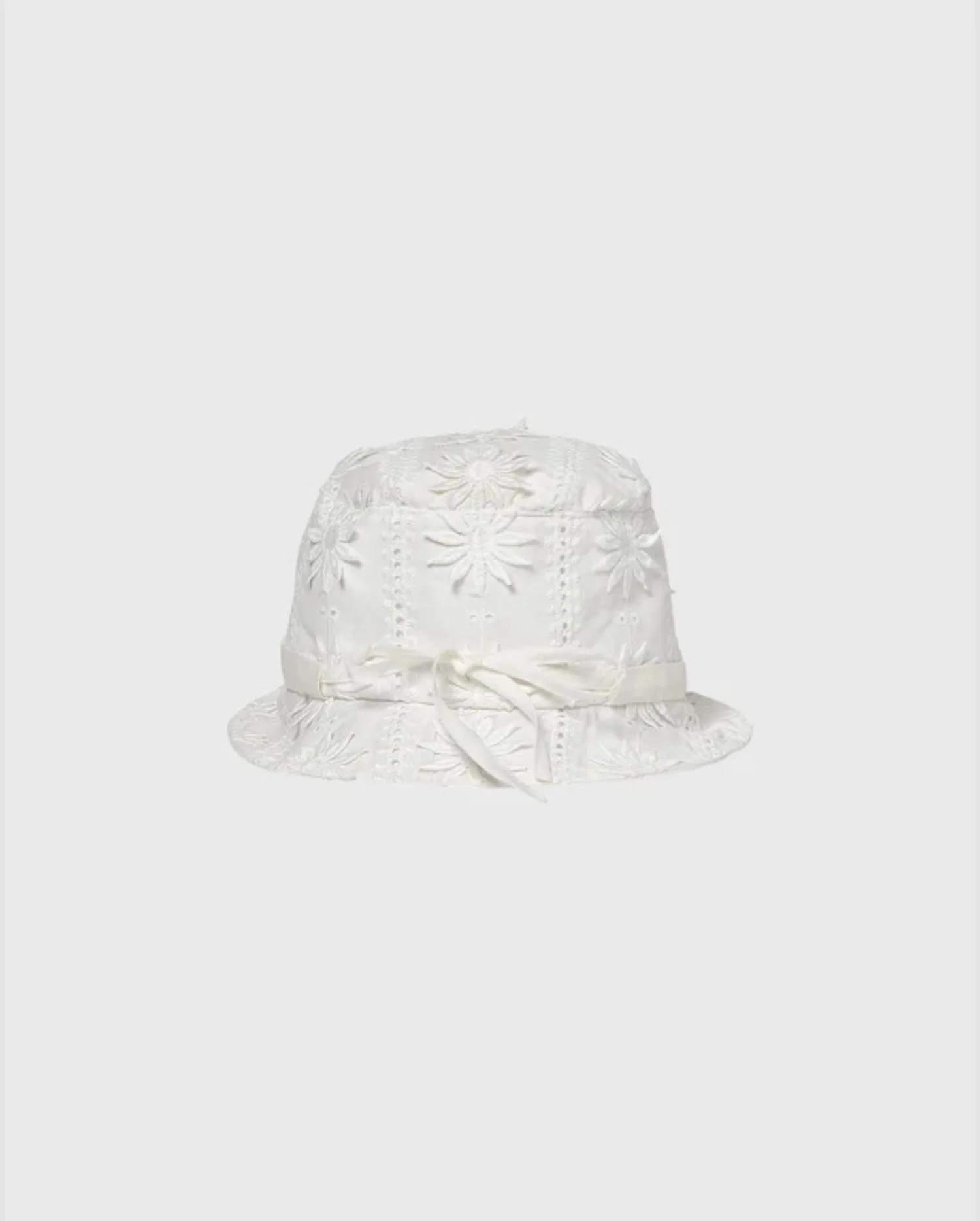 Discover the BOB White Cotton Bucket Hat With Flower Embellishments by designer ANNE FONTAINE.