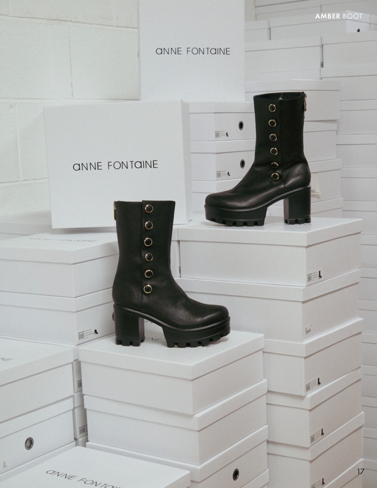 DISCOVER THE AMBER Black Chunky Rubber Boot With Tall Ankle Shaft FROM DESIGNER ANNE FONTAINE