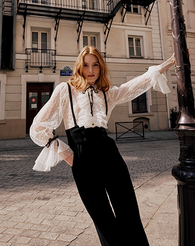 We invite you on a journey of fashion discovery, where boundaries are pushed, and hidden potentials are uncovered. Celebrate the exquisite craftsmanship that encapsulates Anne Fontaine's iconic style.