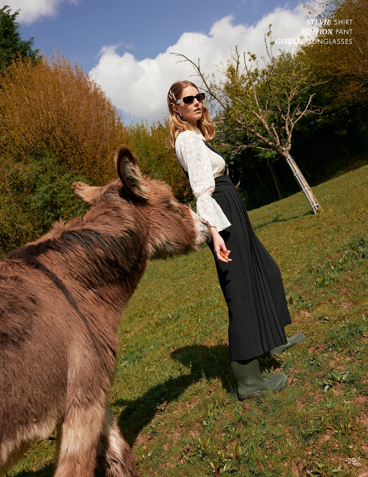 Discover the ANNE FONTAINE 2024 Pre Fall Collection