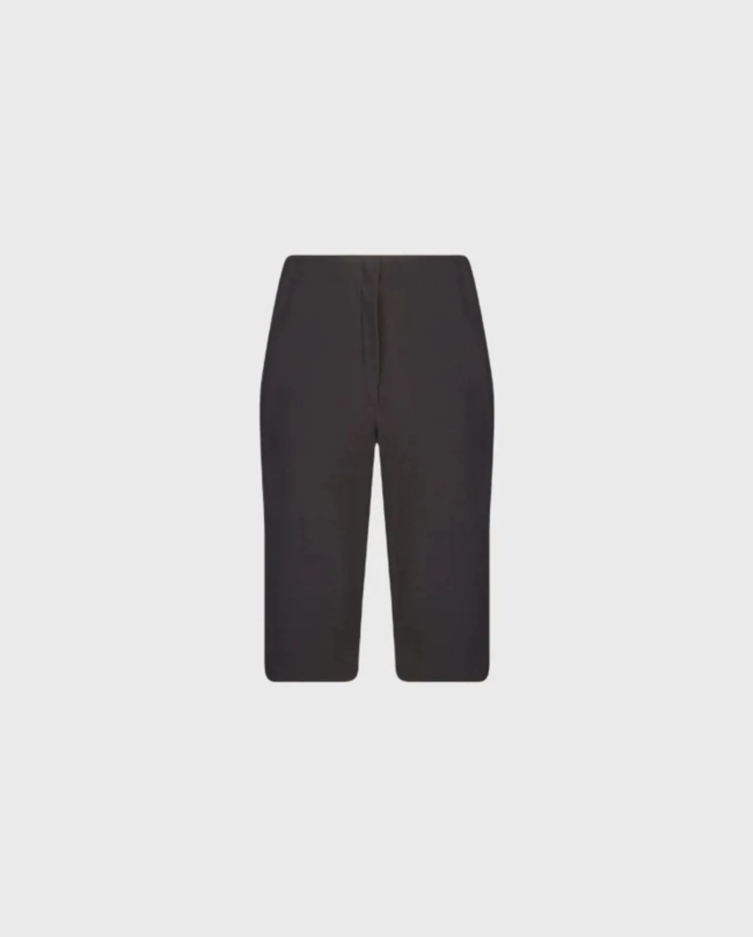 Discover the ARGAN Black Crepe Knee Length Bermuda Shorts by designer ANNE FONTAINE