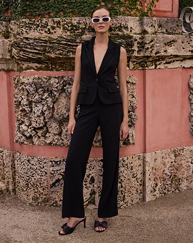 Explore Designer workwear for women from ANNE FONTAINE.