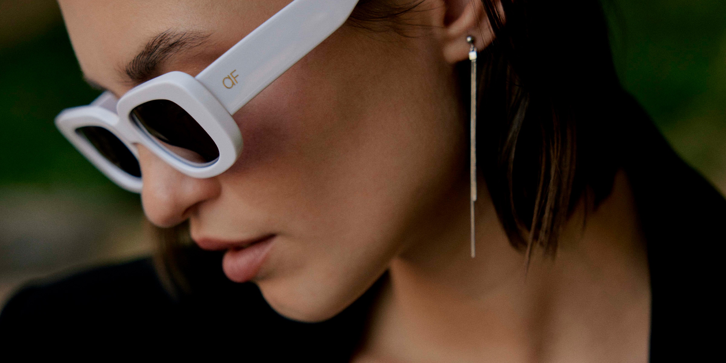 Discover the GISELLE White Retro Sunglasses from designer ANNE FONTAINE