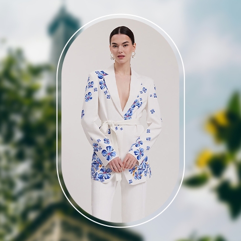  Immerse yourself in the captivating allure of spring suiting from Anne Fontaine and embark on a journey to new heights of sophistication and elegance.