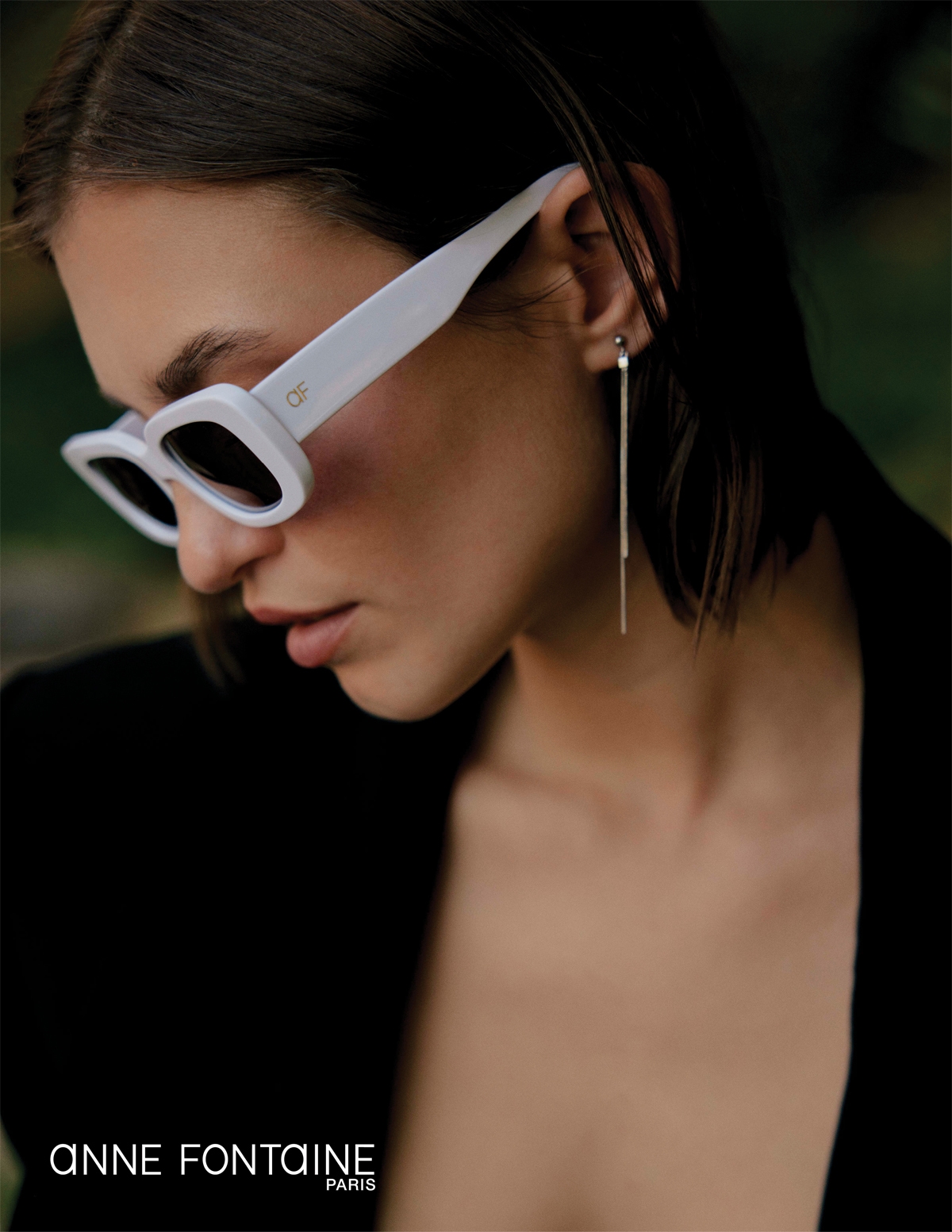 Discover the GISELLE White Retro Sunglasses from ANNE FONTAINE