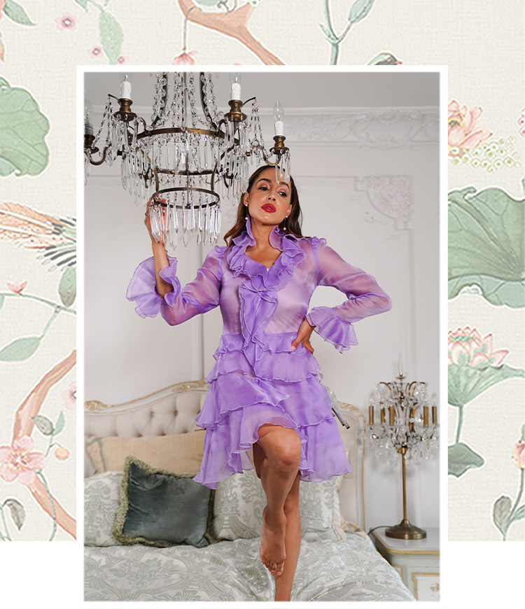 We're looking to Elizabeth Keene as our latest style muse, and we couldn't be more excited.  With her iconic allure, she exudes a timeless elegance that we can't get enough of—and we know you will feel the same way.
