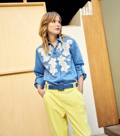 Discover Anne's Fontaine luxury selection of shirts and blouses to see you through the season