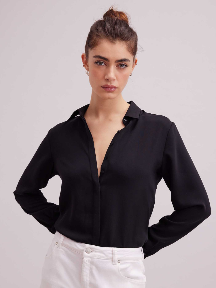 Discover the SAGANE long sleeve crepe blouse from ANNE FONTAINE